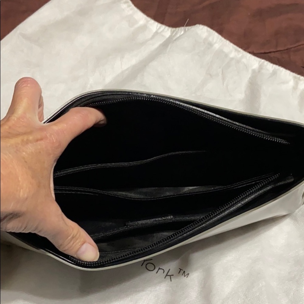 Beijo Handbag. NWOT! - Picture 11 of 16